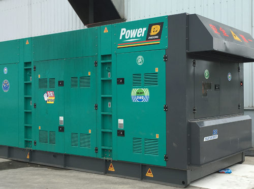 庆城升级发电机组的过程中需要注意哪些安全事项？