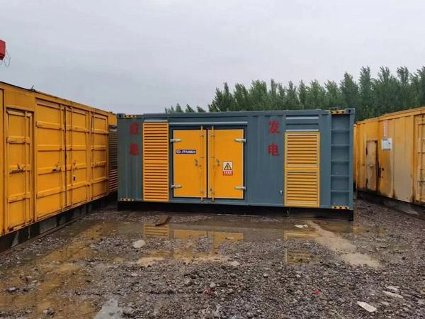 庆城柴油发电机如何判断干式空气滤清器是否需要更换？